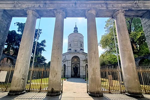 Monumento Milán Monumento
